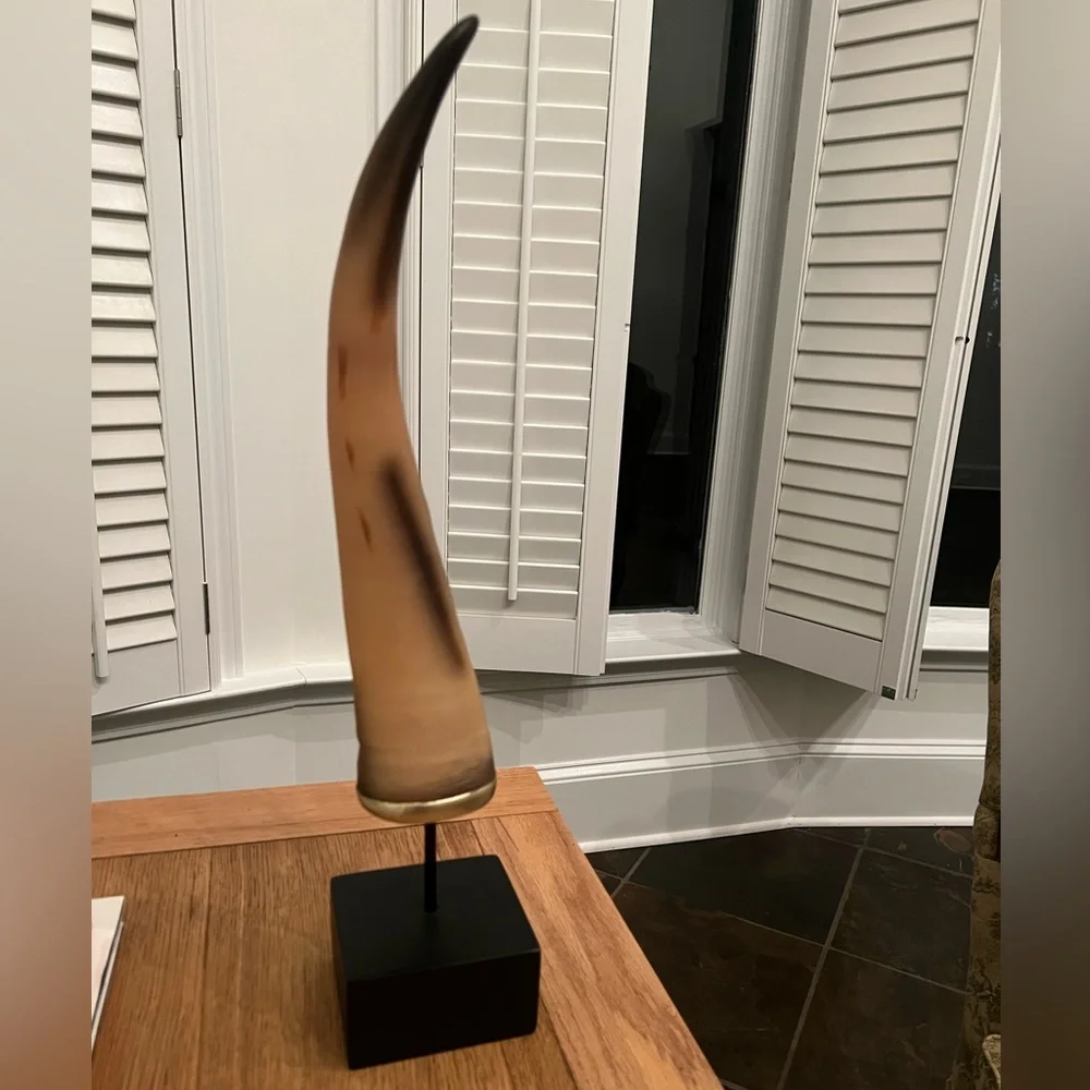 Resin natural horn on metal base